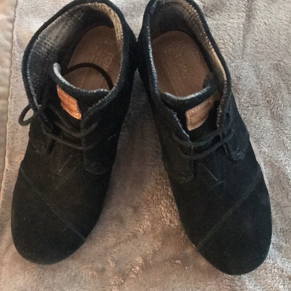 Cold weather is coming! Be prepared! Tom’s Black Suede Booties Worn few times